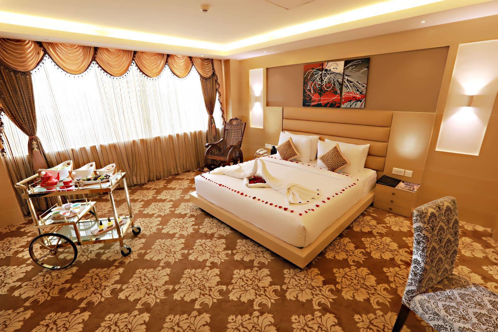 Hotel Patliputra Continental Патна Екстер'єр фото