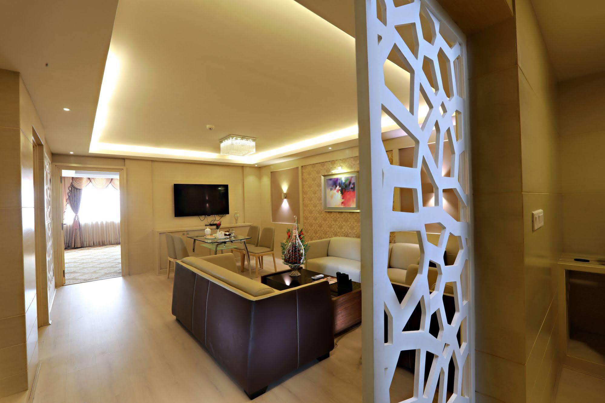 Hotel Patliputra Continental Патна Екстер'єр фото